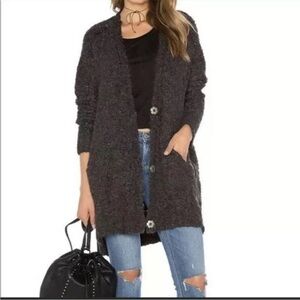 Free People Oversized Bouclé V-Neck Cardigan Size M Gray Pockets Boho Alpaca